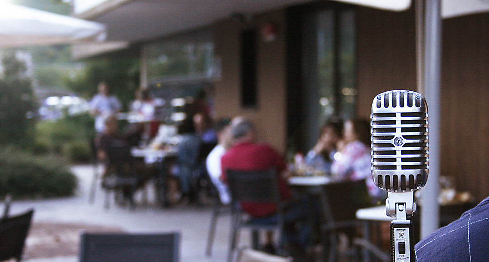 Terraza con Música en Directo Terraza con Parrilla y Música en Directo en Urnieta, San Sebastián